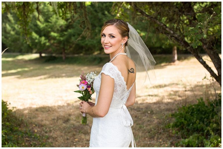 Eugene Oregon Wedding // Blue Rooster Inn // Mckenzie & Drew // Stevi Sayler Photography